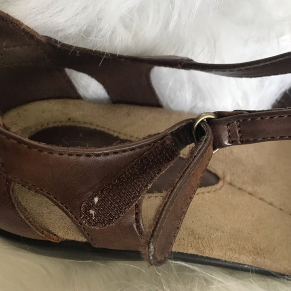 Thom McAn Women’s Sandals - Picture 4 of 6